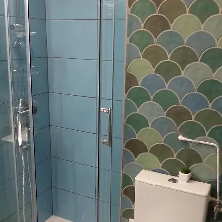 Apartment Direct *